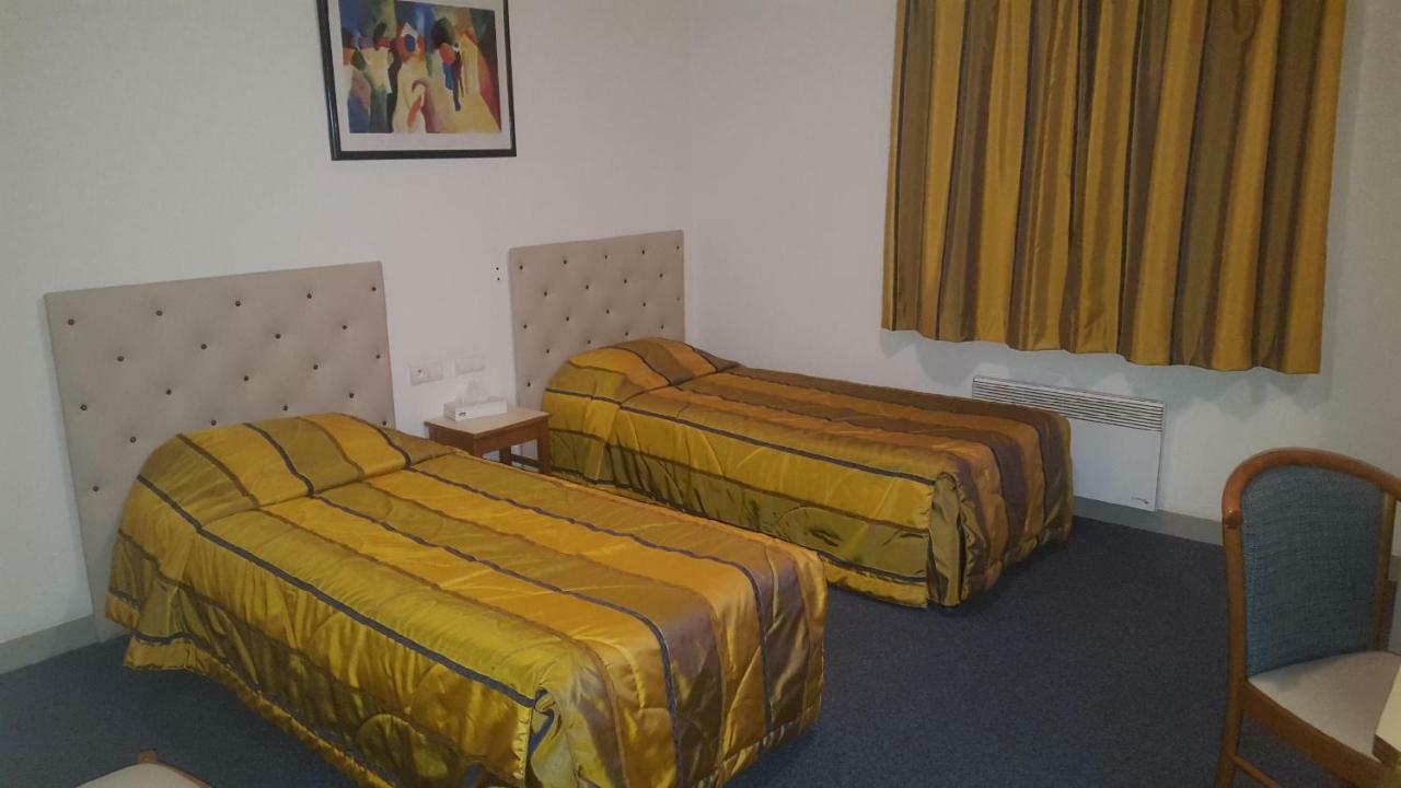 Le Cheval Rouge Hotell Louhans Rum bild